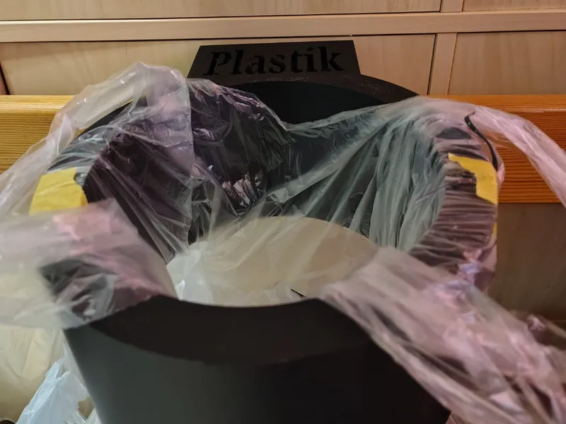 Trashbag holder
