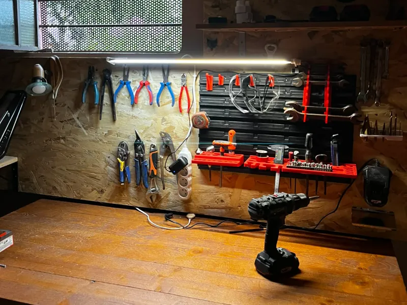 ForgeLight – Modular Workbench Lighting System