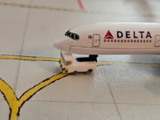 Airport pushback tug 1:400