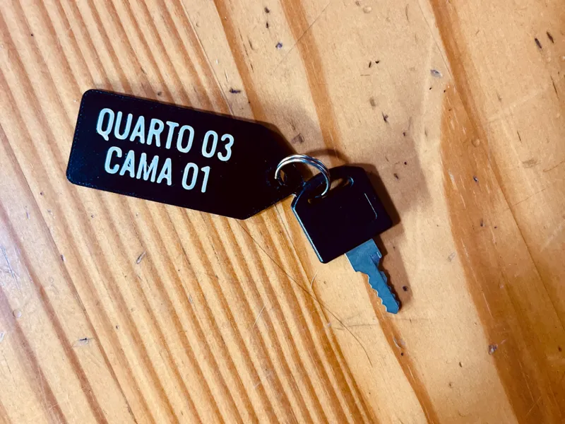 Chaveiro personalizável para quartos