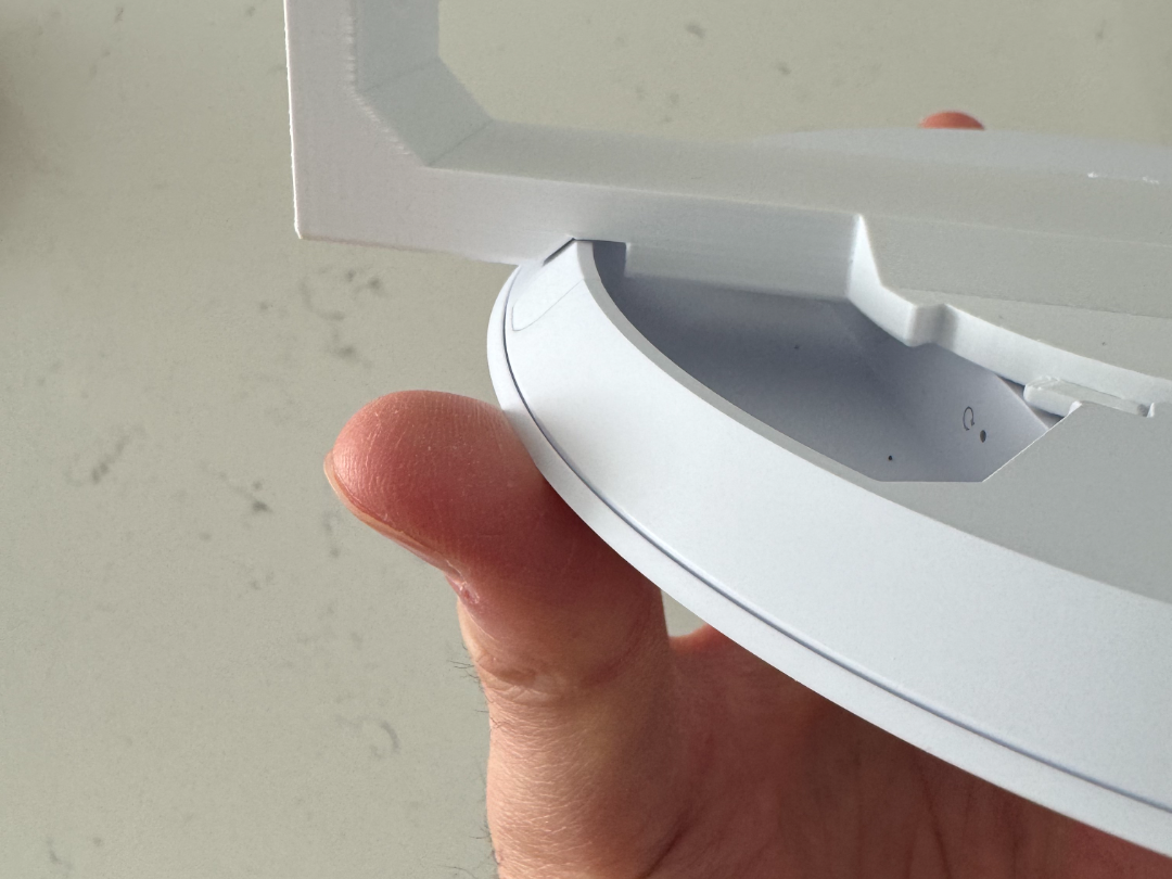 Ubiquiti U7 Lite horizontal wall mount