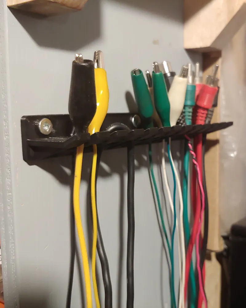 Test lead hanger