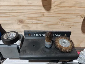 Drahtbürsten-Halterung