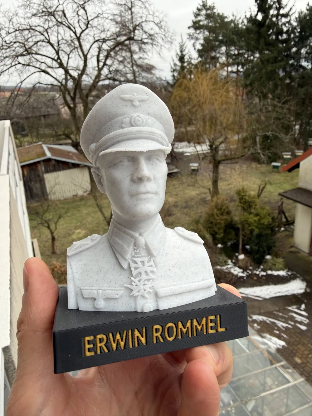 Busto de Erwin Rommel - Modelo de impresión 3D gratuito - MakerWorld
