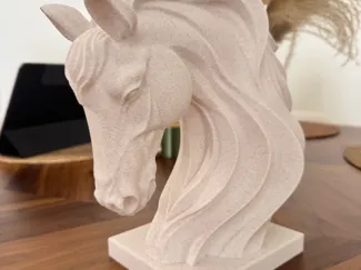 decoración moderna caballo escultura