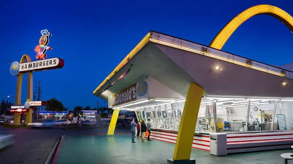 The Fight to Save Googie, the Style of Postwar Optimism - The ...
