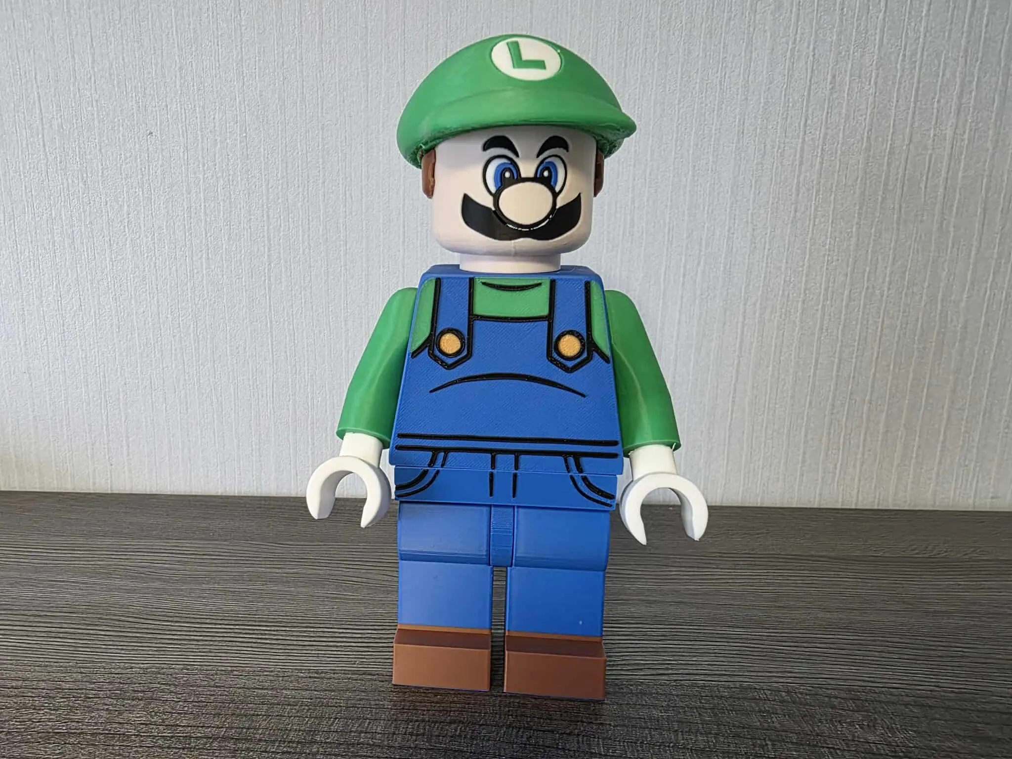 Super Mario - Luigi * 500% ~22 cm - Free 3D Print Model - MakerWorld