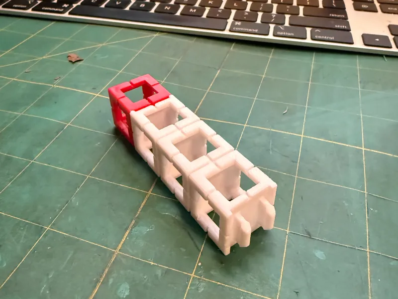Rokenbok 1x3 Beam. V3 Snaps