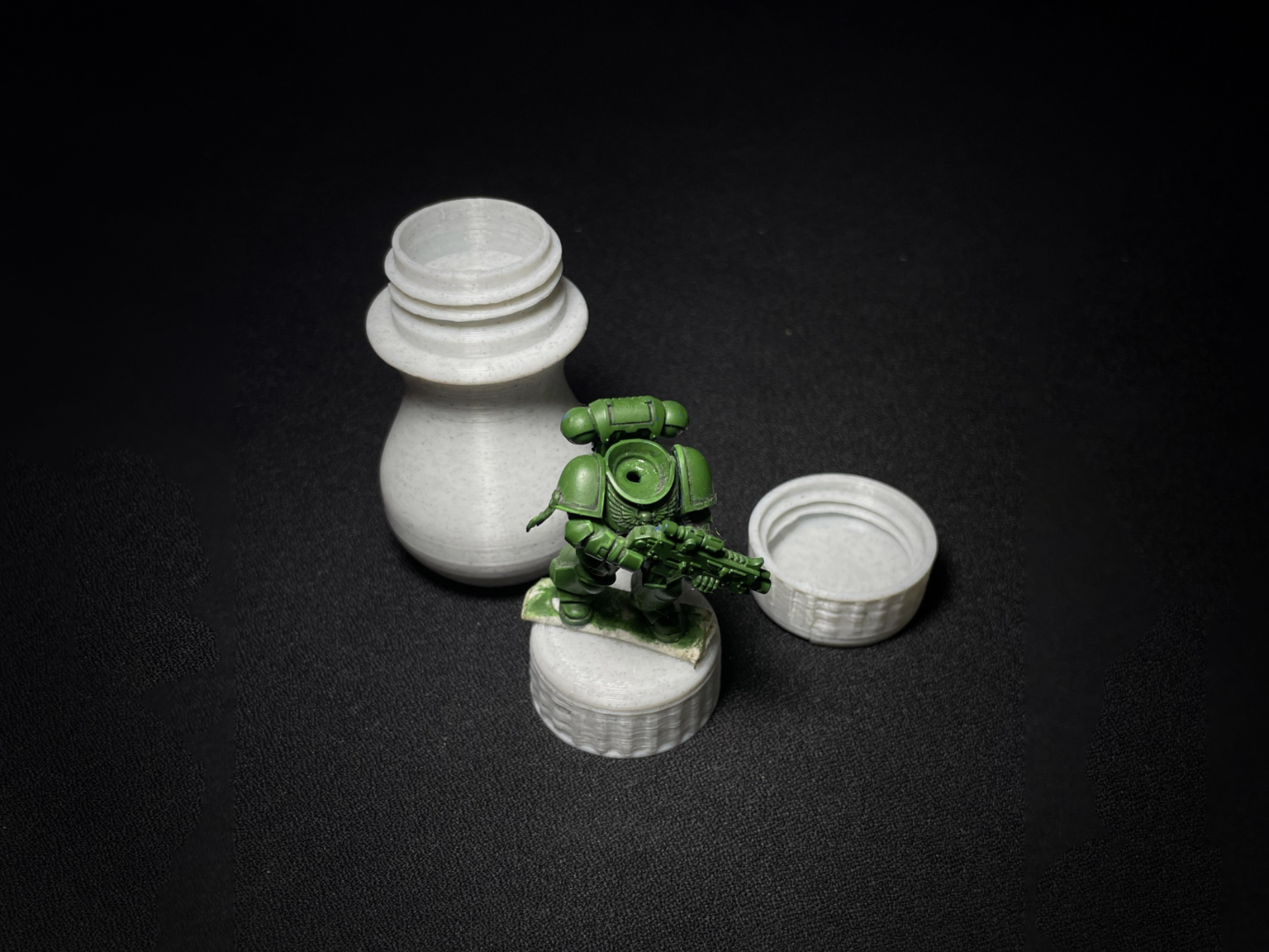 Miniature Painting Handle with Swappable Caps