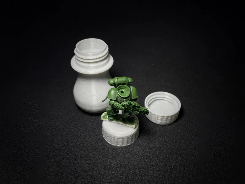 Miniature Painting Handle with Swappable Caps