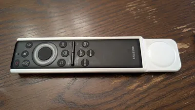 Samsung Slim Remote Airtag Case Sleeve