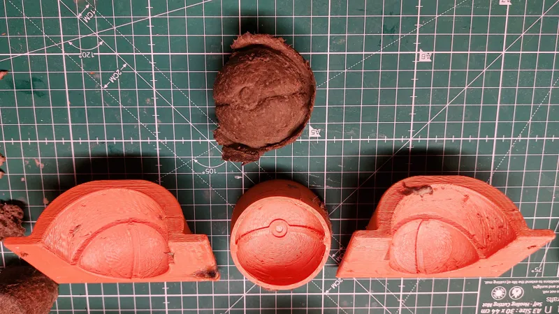 Pokeball paper mold