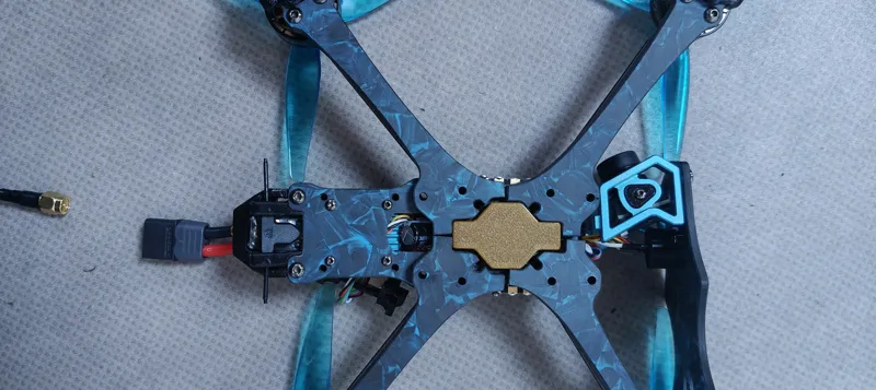 axisflying manta 5 se arm locking mechanism