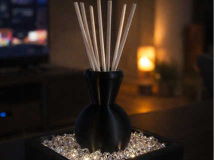 Elegant Diffuser With Crystal Tray