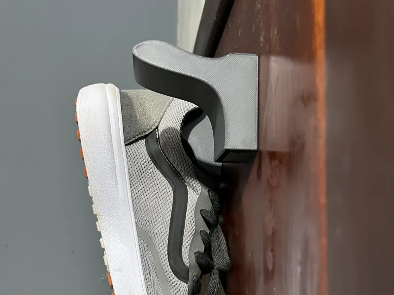 Wall-Mounted Shoe Holder with Removable Rail