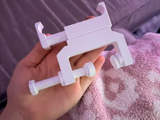 Adjustable phone mount clamp
