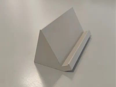 Horizontal smartphone holder