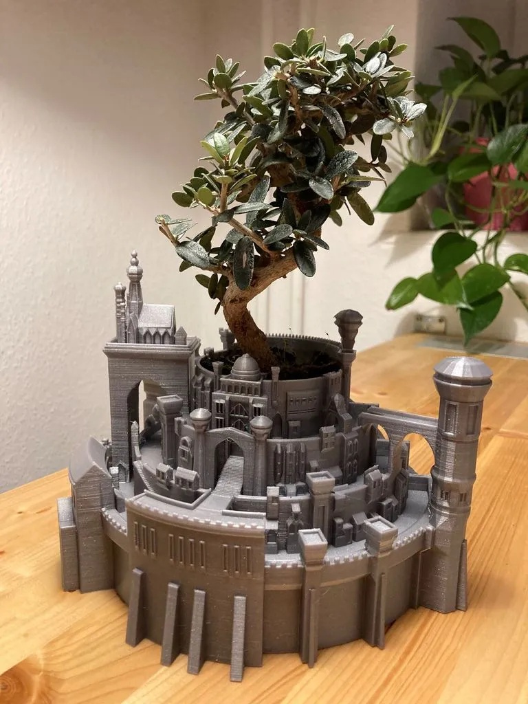 Castle Planter with drip tray