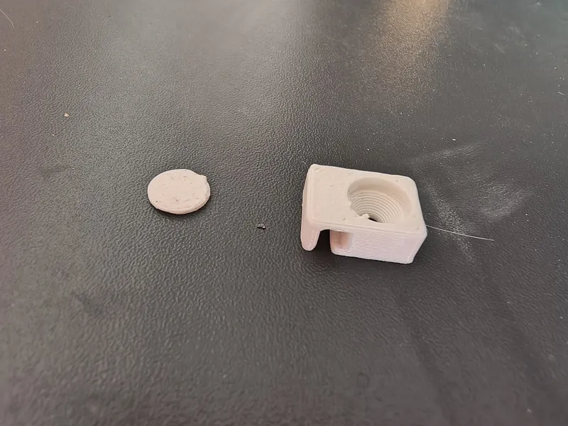 Small screwable hooks to hold edge of (cat)net