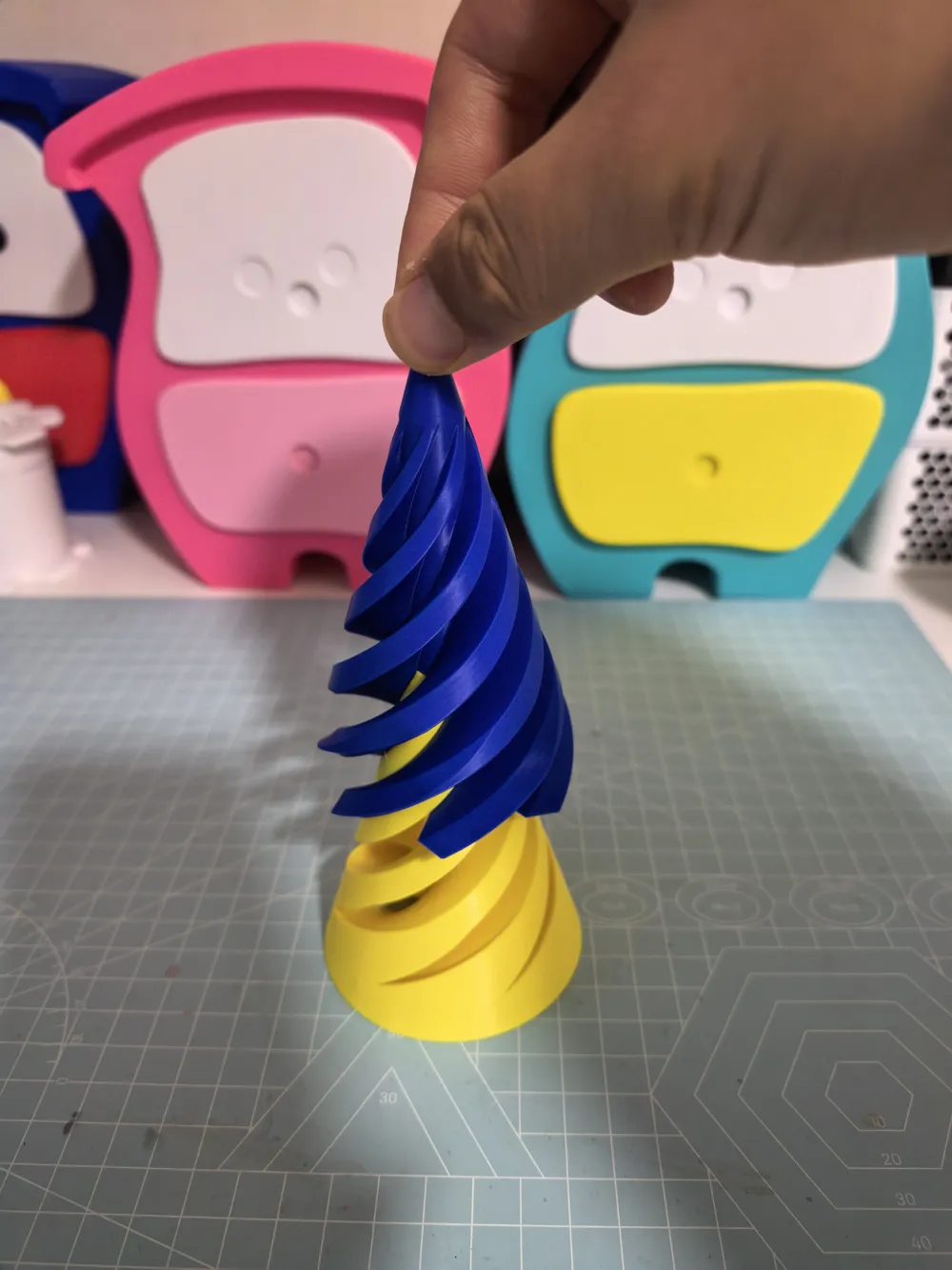 Spiral Fidget Toy - Free 3D Print Model - MakerWorld