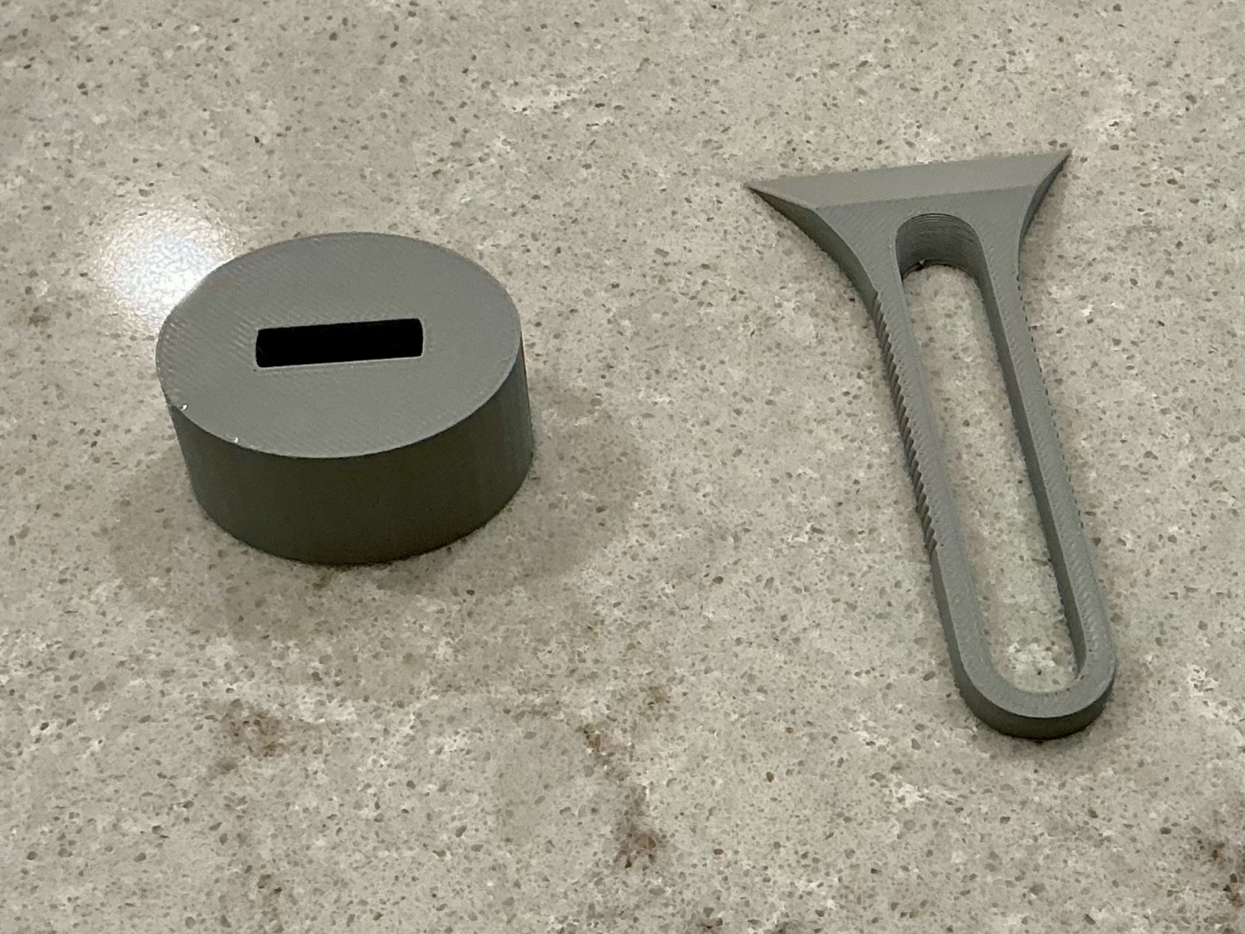 Mini bed scraper with stand (Quick print)