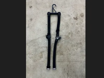 Hollis Prism 2 hose holder