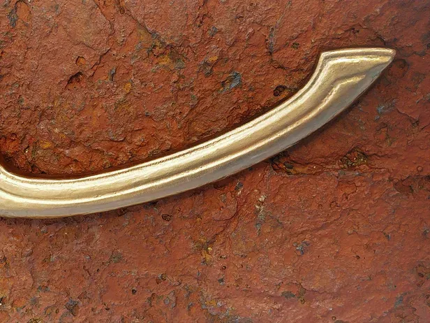 Egyptian Khopesh - sliced into two for structure