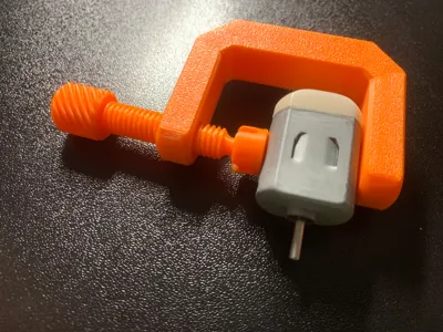 Small G clamp with ball joint