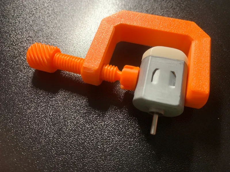 Small G clamp with ball joint