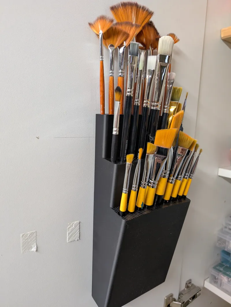 Paintbrush Holder (wallmounted)