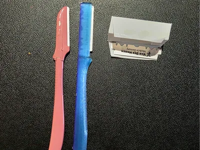 Eyebrow/Mustache Safety Razor