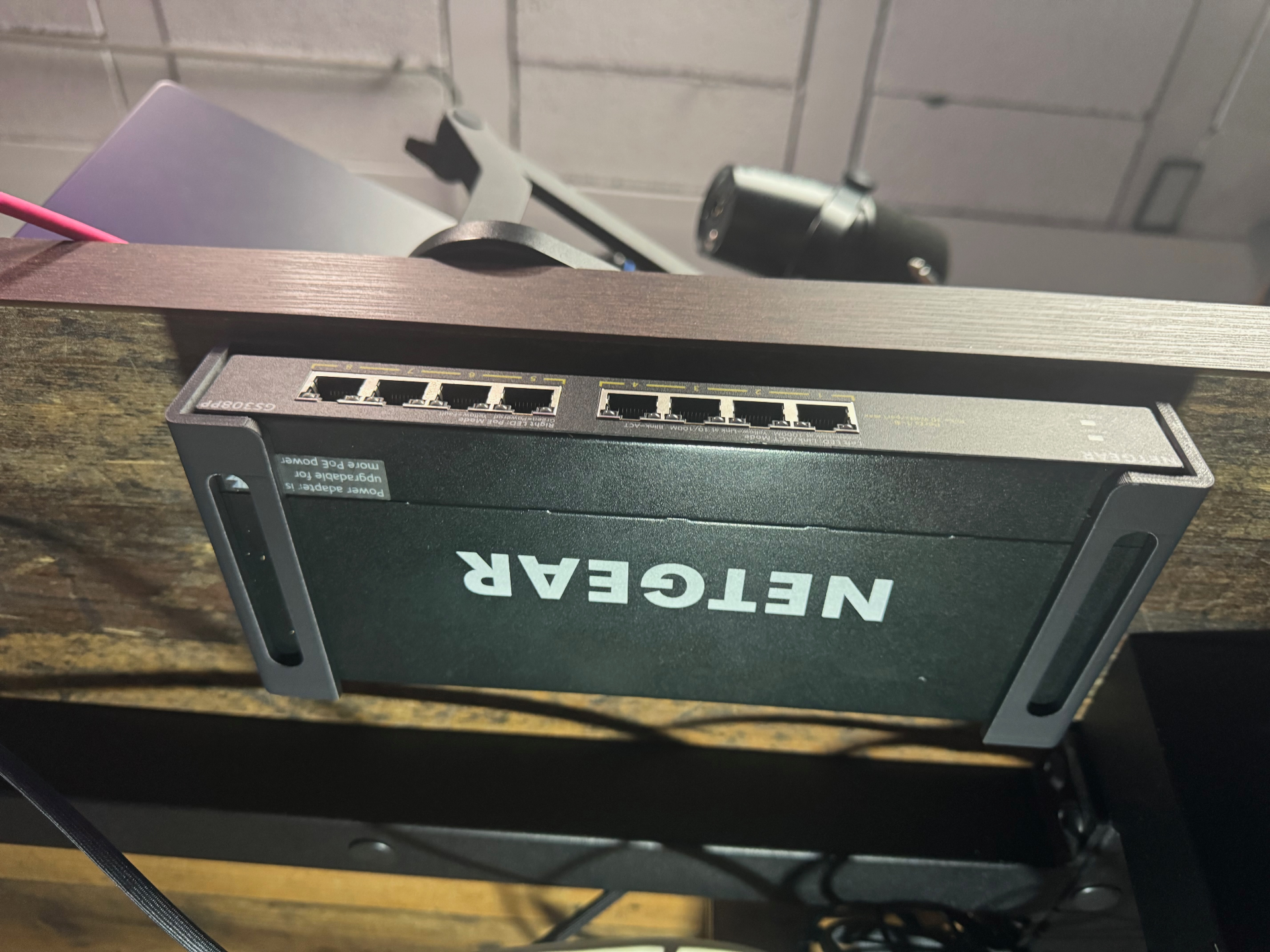 Netgear GS308PP Desk/Wall Mount