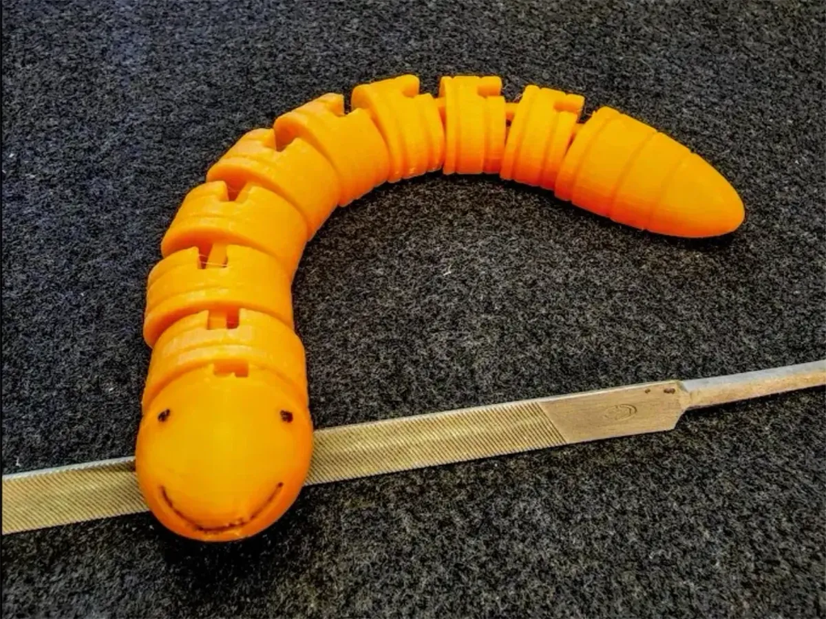 Articulated Fidget Worm - Free 3D Print Model - MakerWorld