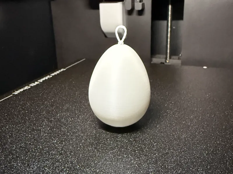 Osterei mit Hänger