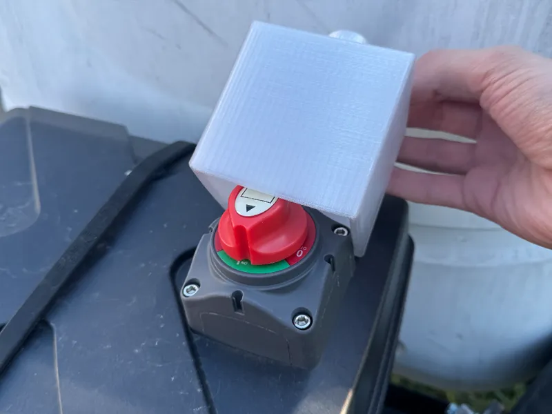 RV Battery Disconnect Cover