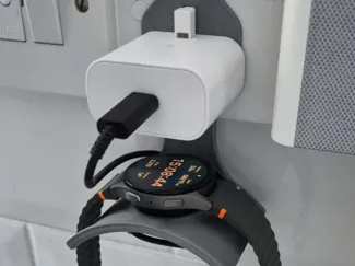 Samsung & Apple Smartwatch Charging UK Plug Hanger