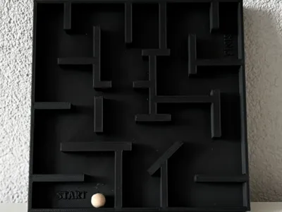 Labyrinth marble run