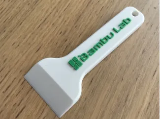Bed scraper with logo