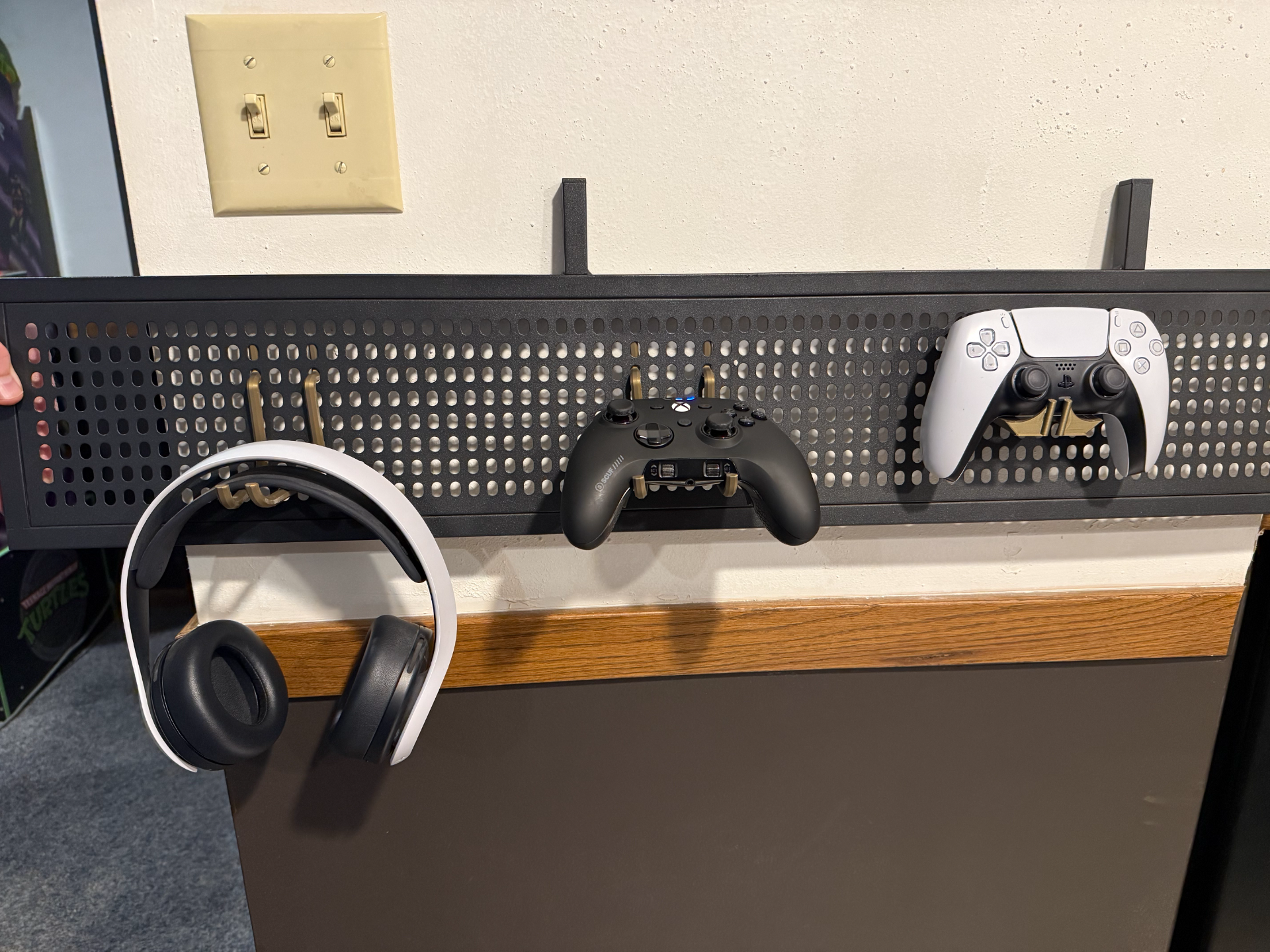 controller and headset peg hooks most systems