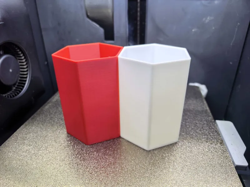 六角形笔筒 （边长4cm高度10cm内径7.5cm）