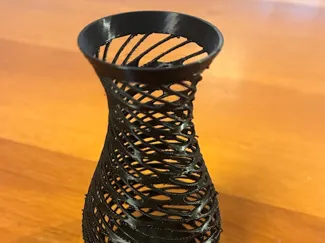 piccolo vaso da fiori lavorato a merletto
