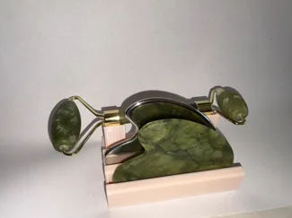 GauSha and Face Roller Holder