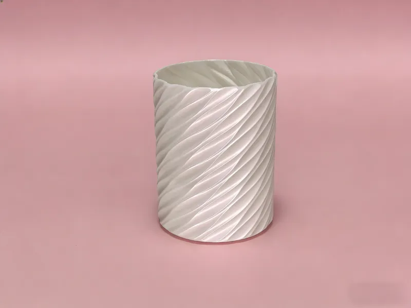 丝绸波纹笔筒