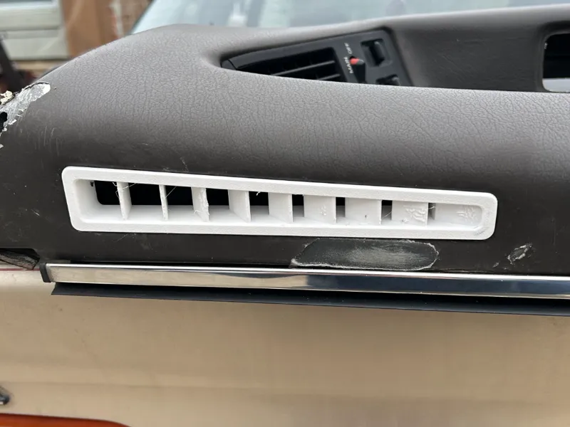 1988-1991 Honda Prelude Window Defroster Vent
