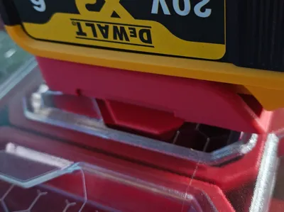 Soporte para baterias Dewalt en Milwaukee packout