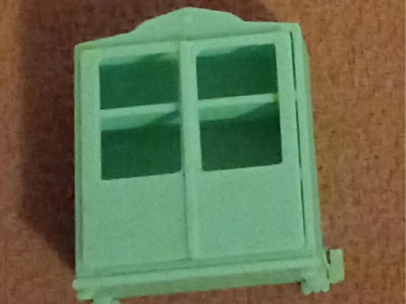 Mini puppenstube kuechenschrank