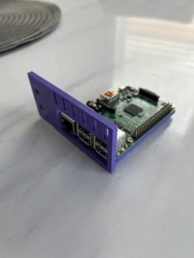 Simple Raspberry Pi Mount (Universal)