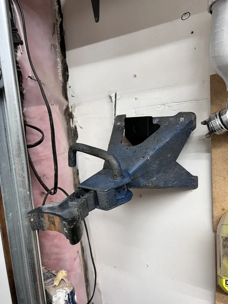 Jackstand wall mount