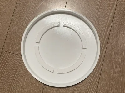 Plant pot saucer and base, 25cm diameter, with drainage