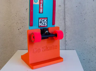 Massive Skateboard & Surfskate Stand